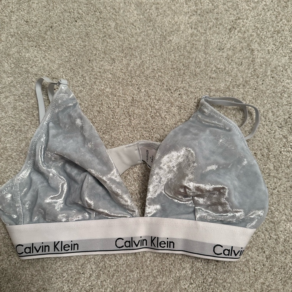 🩶Calvin Klein velvet bralette